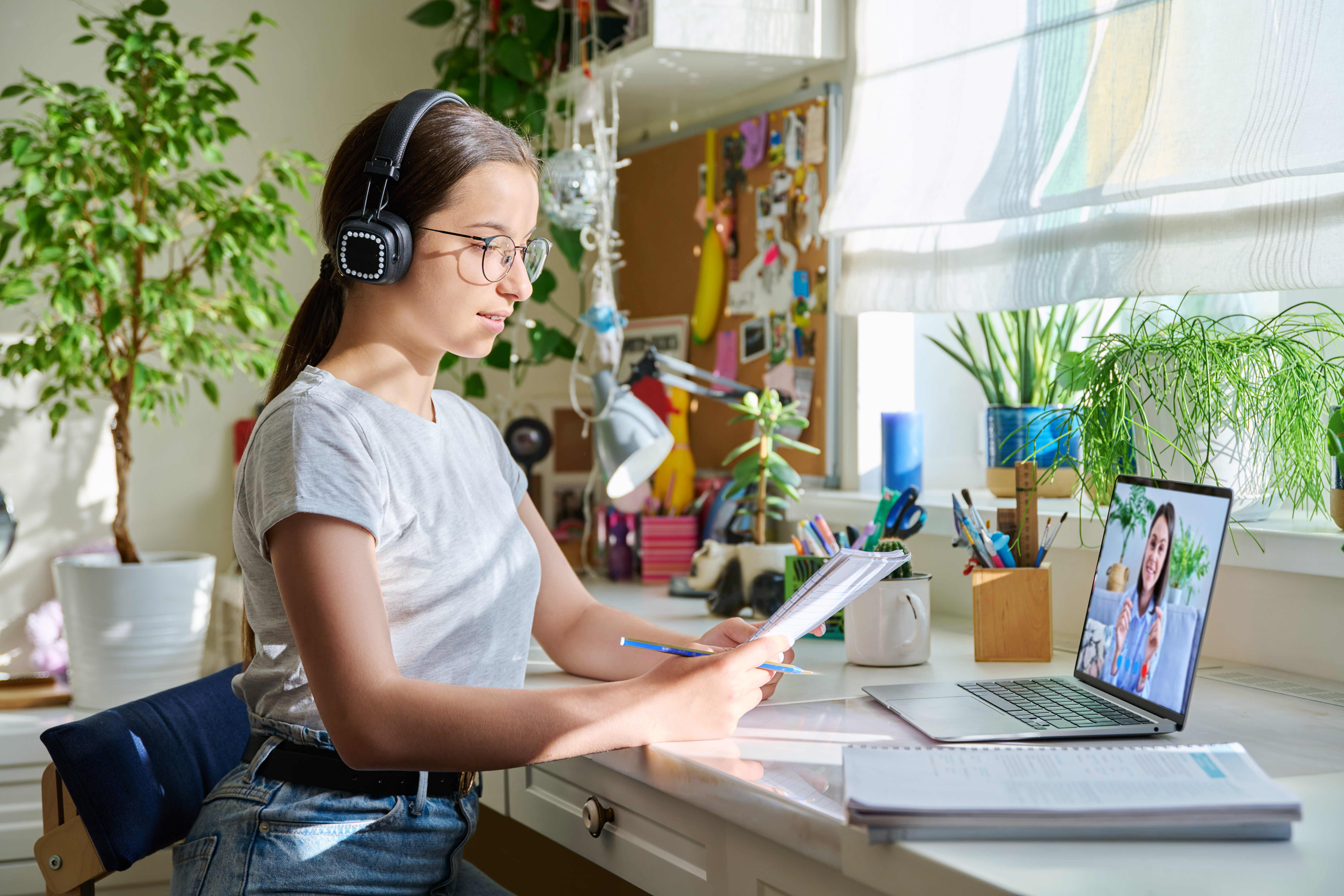 Video Conference Teen Girl Student Talking To Tea 53cf35ec78fdc25d78f6