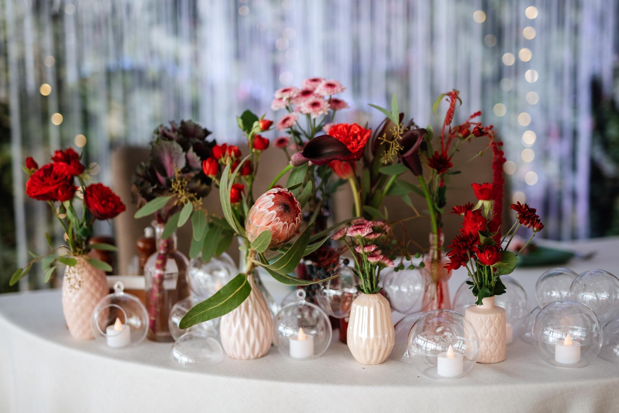 Decoración temática elegante con elementos naturales