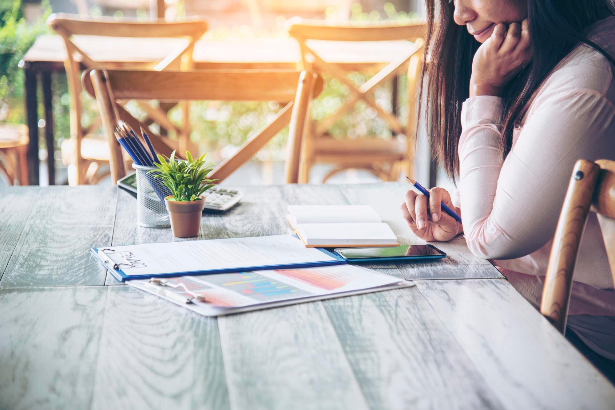 Planifica tus impuestos todo el año: evita multas del SAT y fortalece la salud financiera de tu Airbnb o restaurante