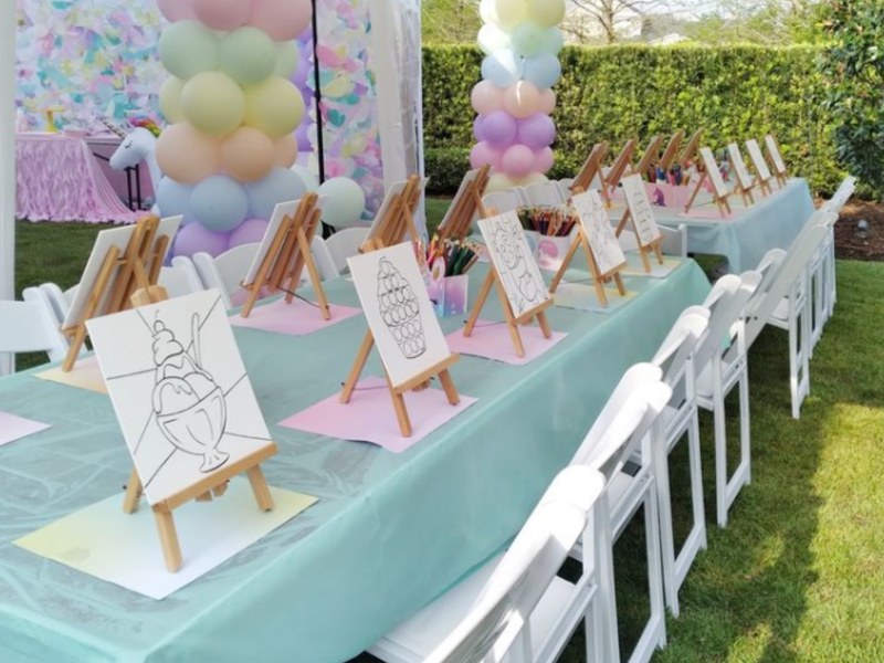 Centro de mesa y flor preservada en gama pastel