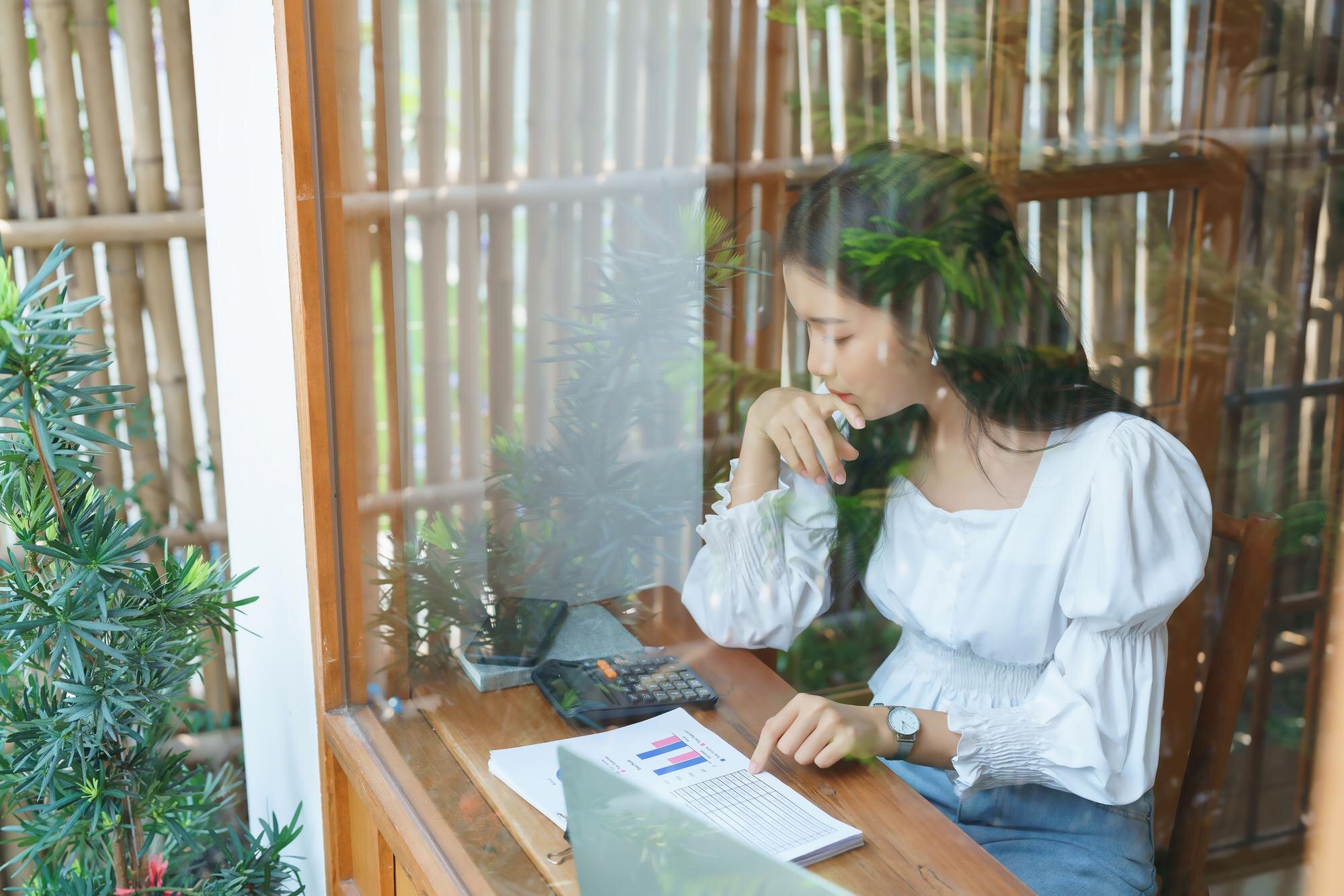 10 errores fiscales frecuentes en Airbnb y restaurantes que drenan tu rentabilidad (y cómo evitarlos hoy)