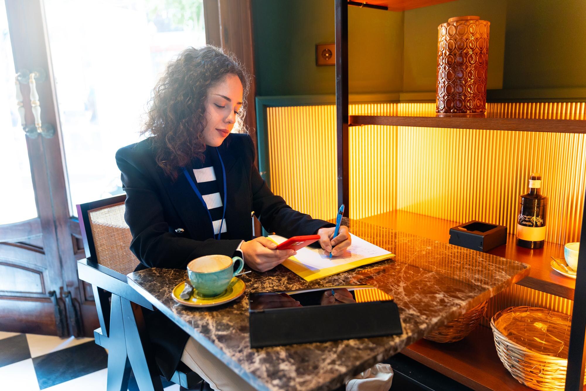 Estrategias para Maximizar las Deducciones Fiscales en Airbnb y Restaurantes