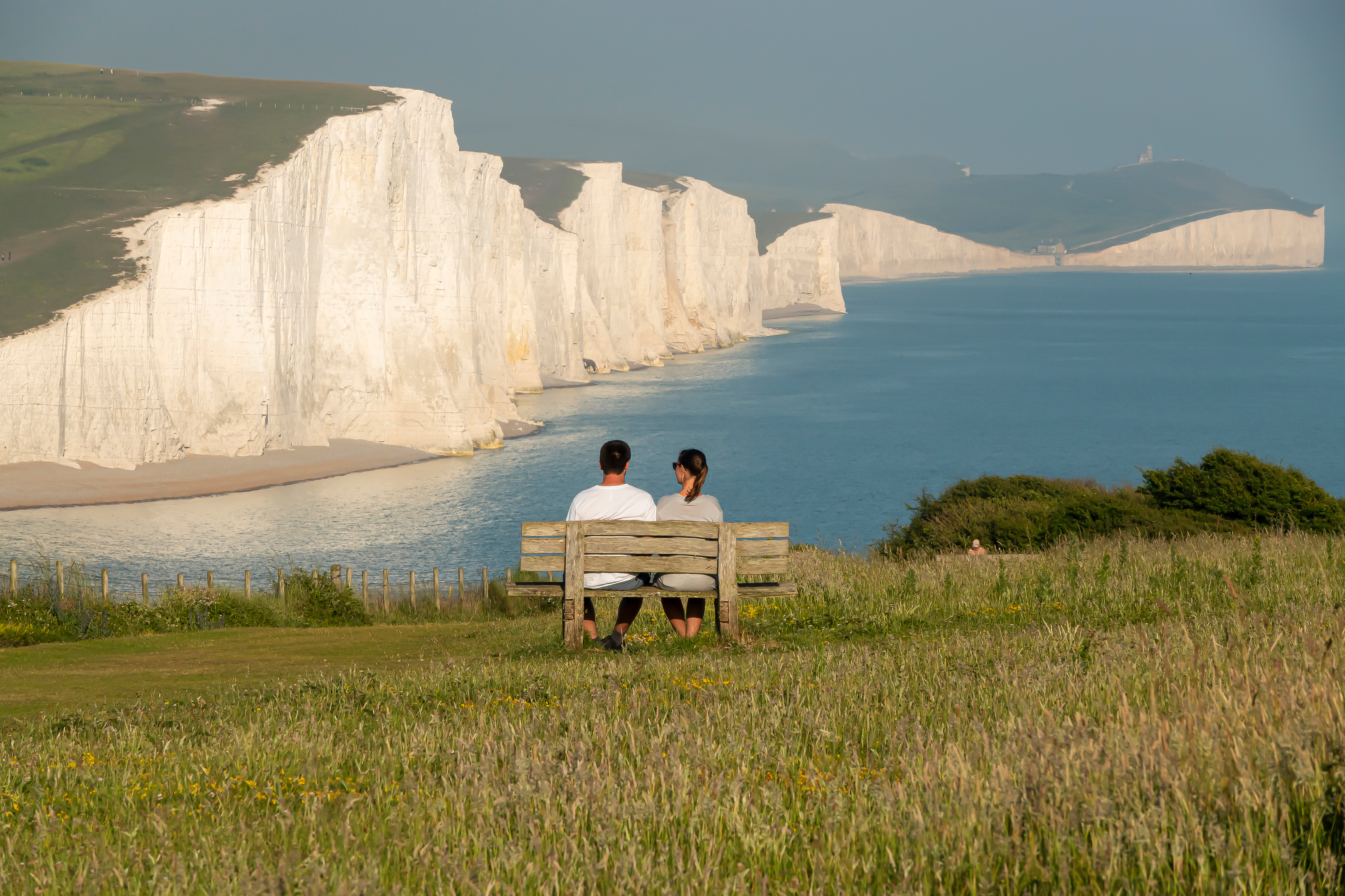 young holidaymakers admire extraordinary seascape 245e2821cfd8e6aadf14 BTOURS